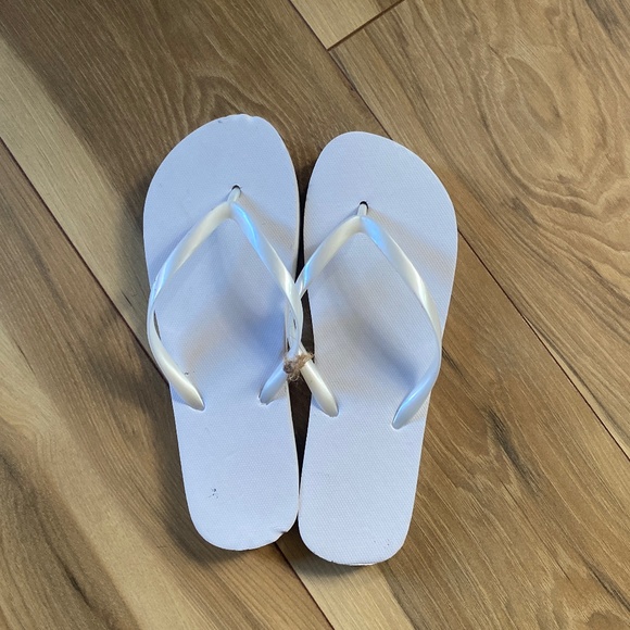 Shoes - White Flip Flops